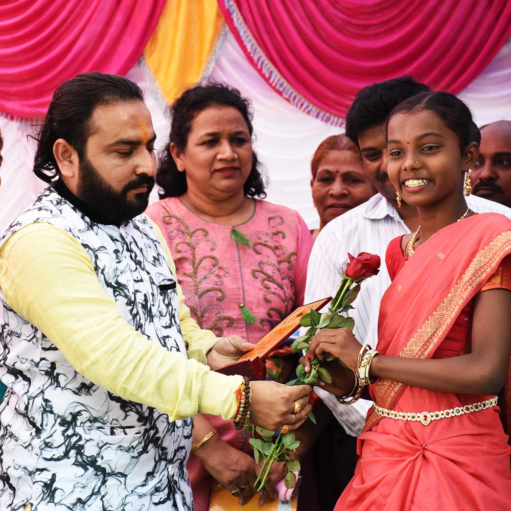 prize-distribtution-at-shivaa-ngo